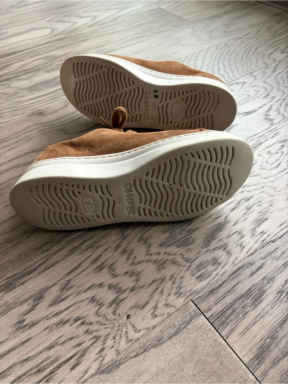 Camper Runner Up Women's Suede  Sneakers - Tan
